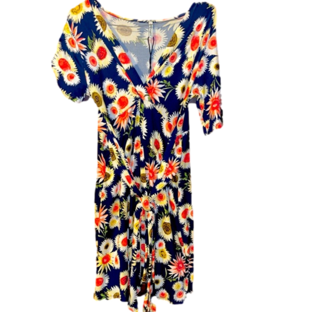 🌻🌻🌻  Sunflower belted dress Medium like new!!